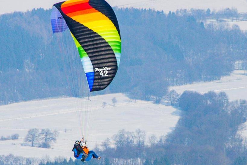 پاراگلایدر سواری، چتربال سواری یا پاراگلایدینگ (به انگلیسی: Paragliding)